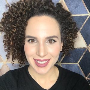 Meet your Posher, Adriana